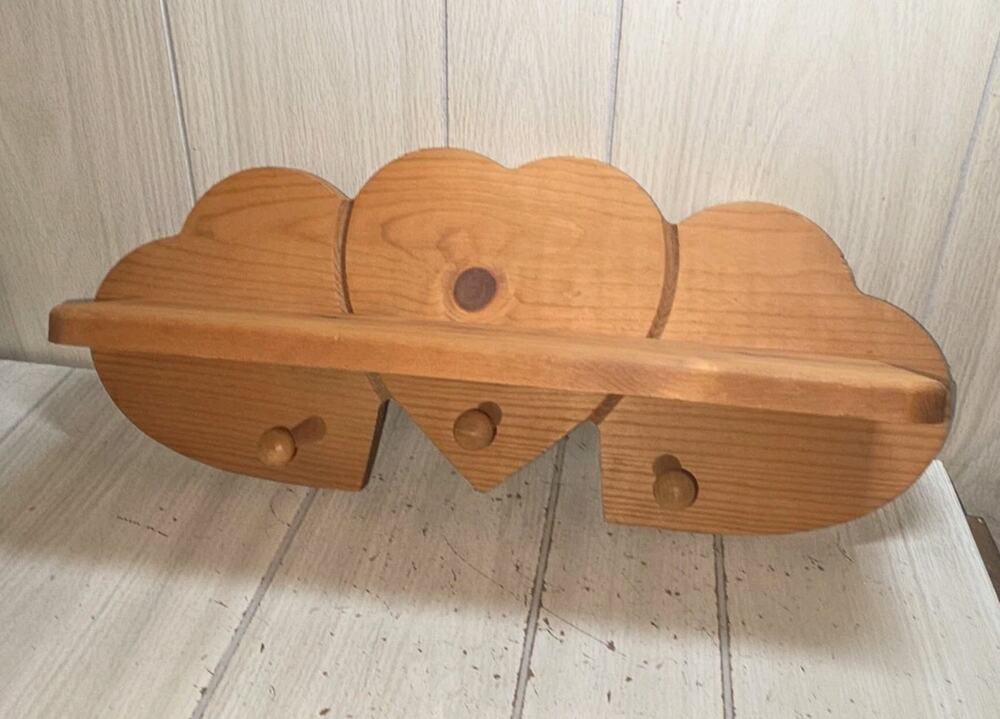 Vtg Triple Heart Solid Wood Shelf With 3 Coat Pegs Cottagecore GrandmaCore 21"